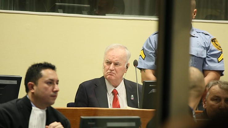 Skazany na dożywocie Ratko Mladić oskarża NATO o zniszczenie jego kraju i zdrowia