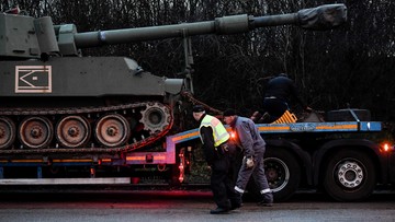 "Majstersztyk" polskiej spedycji. Niemiecka policja zatrzymała transport sześciu haubic. Wszystko poszło nie tak