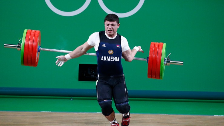 Rio 2016: Kolejna okropna kontuzja na igrzyskach! Łokieć nie wytrzymał obciążenia 195 kg (WIDEO)