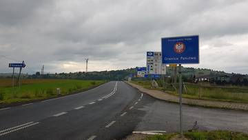 Polacy płacą więcej u sąsiada, błyskawiczna reakcja KE. "Sprzeczne z prawem"