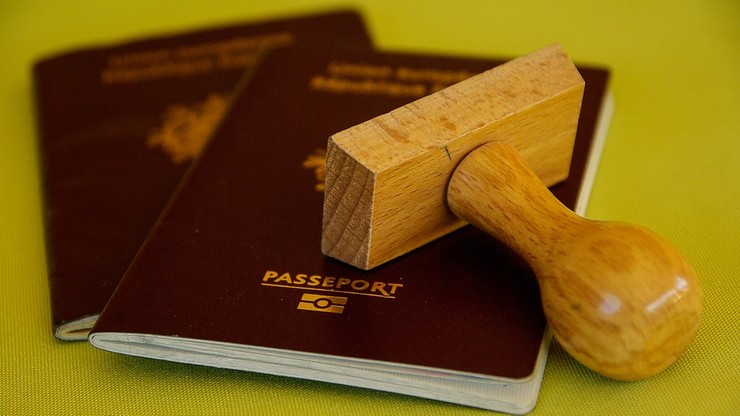 "Guardian": Cypr sprzedawał paszporty bogatym Rosjanom
