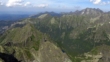 Śmiertelny wypadek w Tatrach. Mężczyzna zginął podczas schodzenia z Rysów