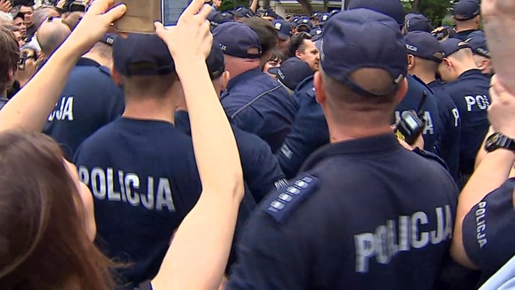 Prokuratura wszczęła śledztwo ws. działań policji podczas protestów przed Sejmem