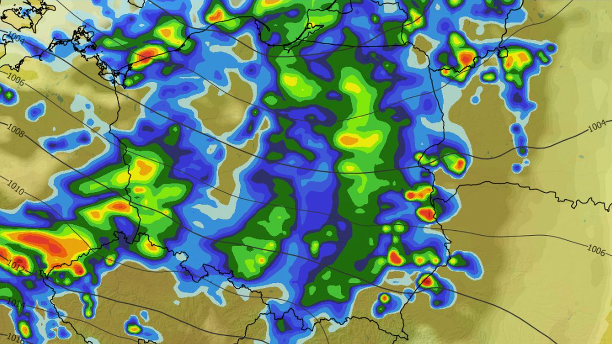 Pomimo dość wysokich temperatur początek września w wielu miejscach będzie deszczowy, nie można też wykluczyć kolejnych burz