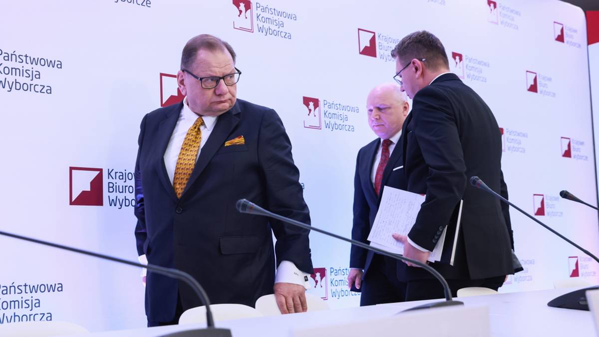 Nieprawidłowości w niektórych komisjach wyborczych. PKW zwołała specjalne posiedzenie
