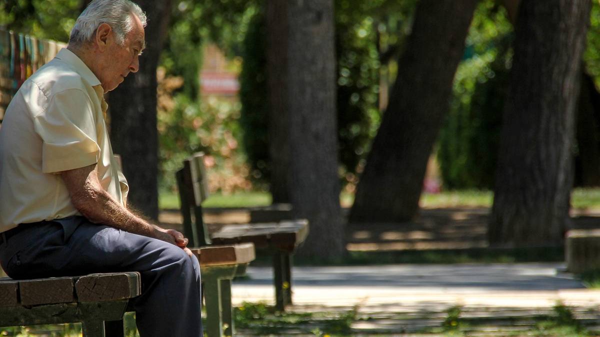 Ci seniorzy mogą skorzystać z wcześniejszej emerytury. ZUS stawia jednak warunki