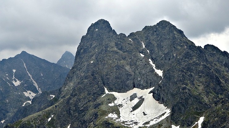 Śmiertelny wypadek w Tatrach. Turysta spadł ze szlaku prowadzącego na Rysy