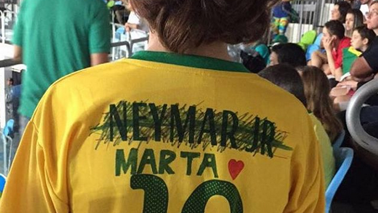 Brazylijczycy zawiedzeni Neymarem, wolą futbol kobiecy
