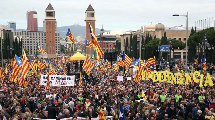 Katalonia broni działaczy niepodległościowych. Wielka manifestacja w Barcelonie