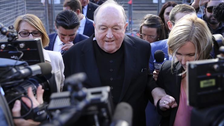 Australia: arcybiskup winny zatajenia wiedzy o molestowaniu dziecka. Grozi mu do dwóch lat więzienia