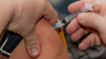 CBOS: tylko 6 proc. Polaków zaszczepiło się w tym sezonie przeciw grypie
