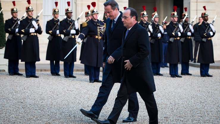 Hollande: będziemy kontynuować naloty w Syrii. Cameron: Wielka Brytania powinna dołączyć