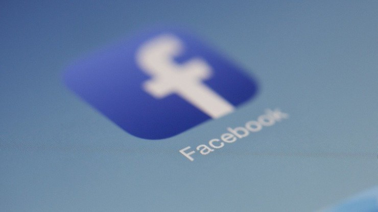USA. Była pracownica zarzuciła Facebookowi świadome szkodzenie dzieciom i wzmacnianie podziałów