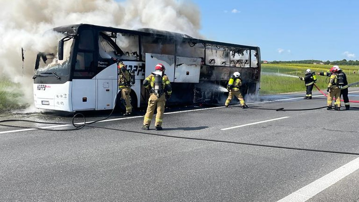 Pożar autobusu na autostradzie A4. Ósmoklasiści jechali nim na wycieczkę