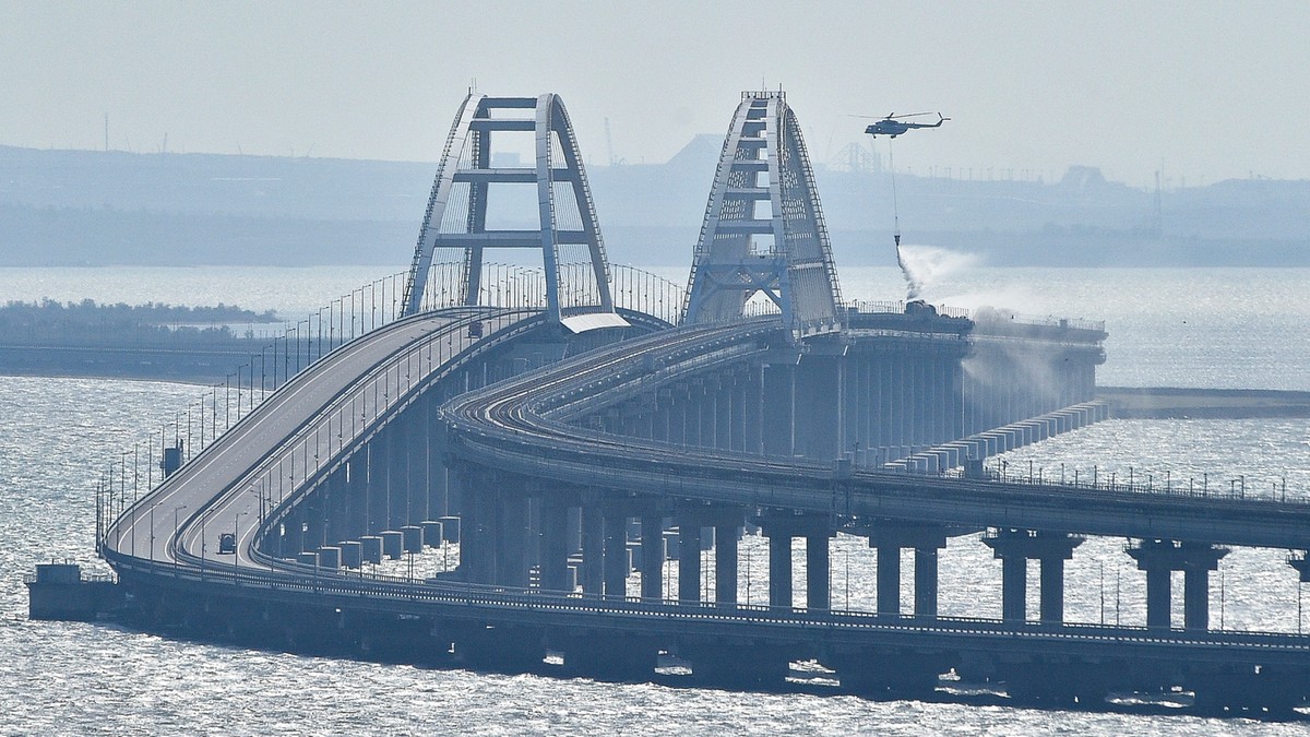 Ukraina: "Drony nie zniszczą Mostu Krymskiego". Ekspert wyjaśnia, jakiej broni potrzeba