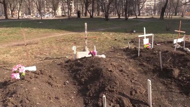 Wojna w Ukrainie. Studentka mówi o "piekle" w Mariupolu. "Woda wymywa ciała z grobów"