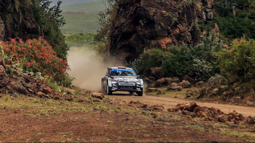 Rajd Safari: Kajetan Kajetanowicz prowadzi w WRC2, Kalle Rovanpera liderem w Kenii