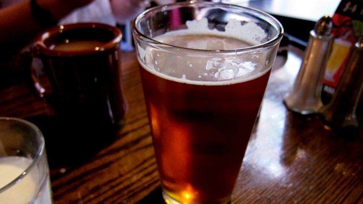 79 proc. Polaków najchętniej sięga latem po piwo