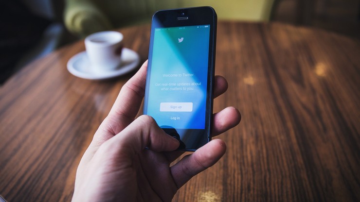 Twitter zawiesza za dezinformację ponad 10 tys. kont. Nie wymienia żadnego z Polski
