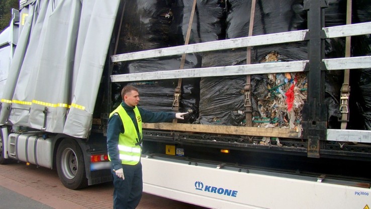 Zatrzymano nielegalny transport odpadów z Wielkiej Brytanii