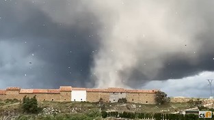 11.07.2021 05:00 Polacy pojechali tam na wakacje i zamiast słońca zastali niszczycielskie tornada, pożary i piekielne upały