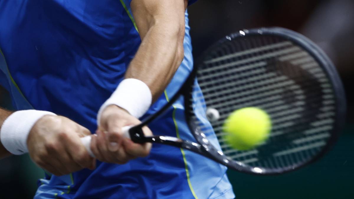 Awans bez gry. Polski tenisista zagra o finał turnieju ATP w Metz