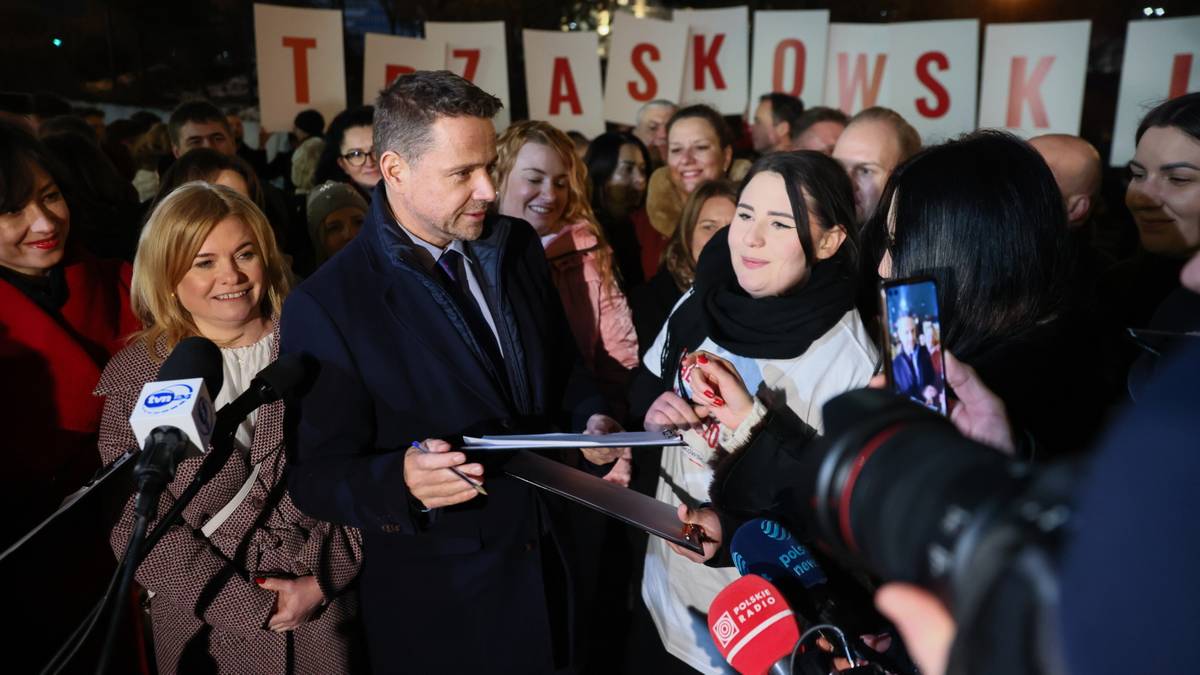 Krzyki na konferencji Trzaskowskiego. "Precz z komuną"