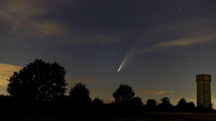 Ogromna asteroida zmierza w kierunku Słońca. To największa kometa, jaką kiedykolwiek widziano