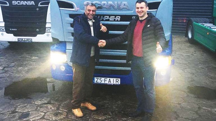 Irański kierowca Fardin Kazemi dostał ciężarówkę od Polaków. Wróci nią do domu