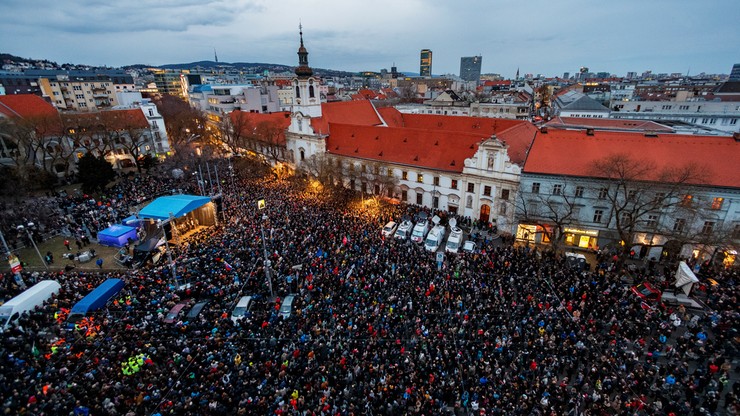 25 tys. osób w Bratysławie na demonstracji w rocznicę zamordowania Kuciaka