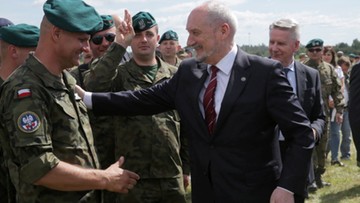Macierewicz do weteranów: jesteście solą polskiej armii