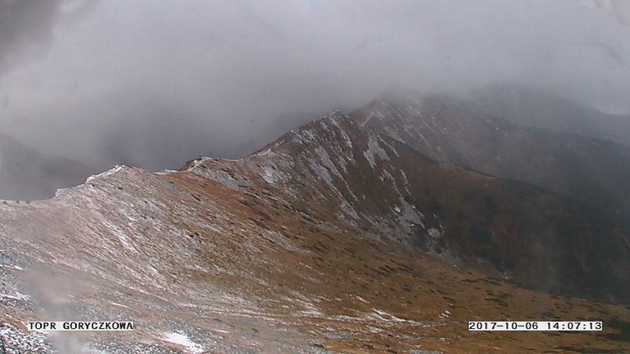 Panorama Tatr z Kasprowego Wierchu w kierunku Hali Goryczkowej. Fot. TOPR.