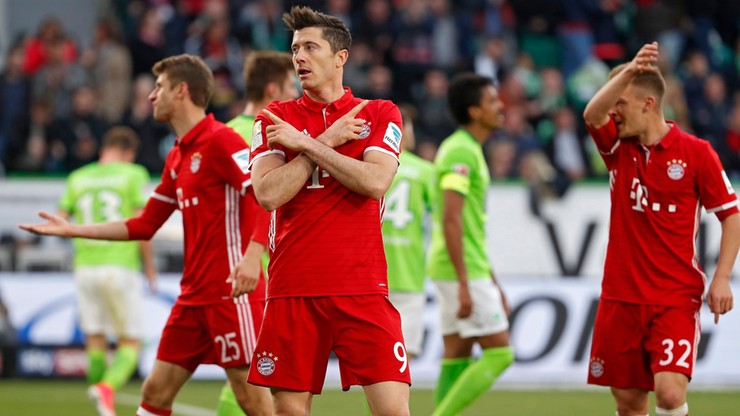 Bayern mistrzem Niemiec po raz piąty z rzędu. Dwa gole "Lewego" z Wolfsburgiem