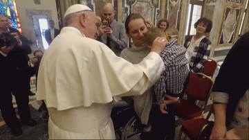 Wyjątkowe spotkanie papieża z chorymi na nowotwór małymi pacjentami z Polski