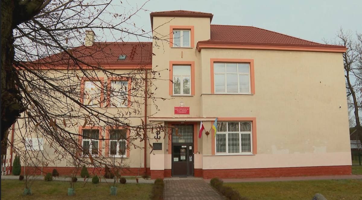 Uczeń pojawił się w szkole z maczetą. 14-latek zaatakował woźnego i uciekł