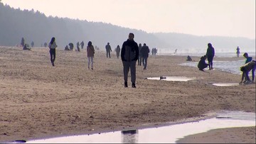"Stamtąd też pochodzą nowe zakażenia". Premier o parkach, bulwarach i plażach