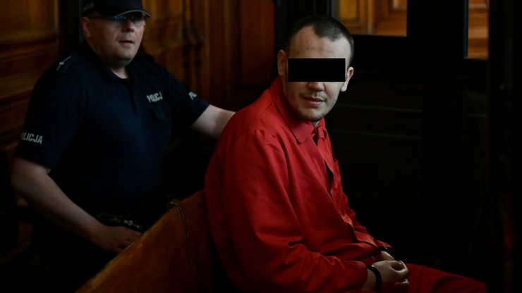 Gdańsk. Oskarżony o zabójstwo Stefan W. w trakcie rozprawy uśmiechał się i zagadywał policjantów