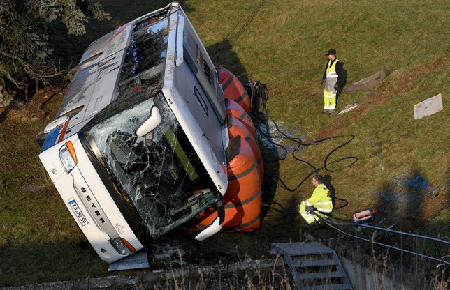 Wypadek autobusu szkolnego w Niemczech. Nie żyje dwoje ośmioletnich dzieci