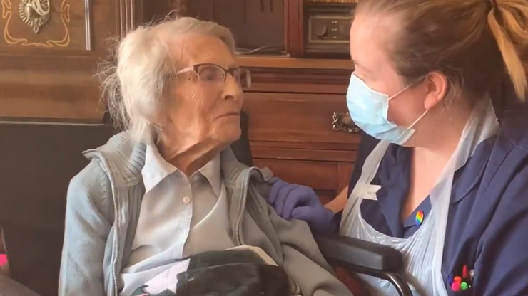 106-latka pokonała Covid-19. "Jest naszą najstarszą pacjentką"