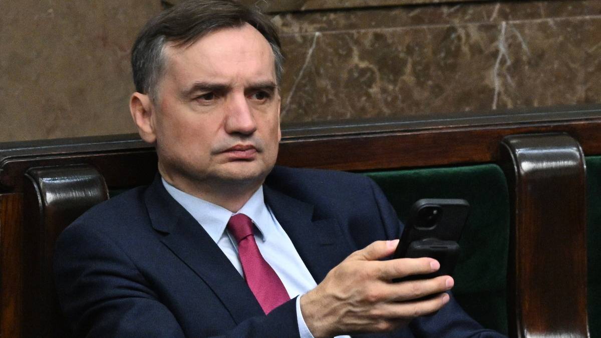 Zatrzymanie i przymusowe doprowadzenie. Wniosek ws. Zbigniewa Ziobry trafił do sądu
