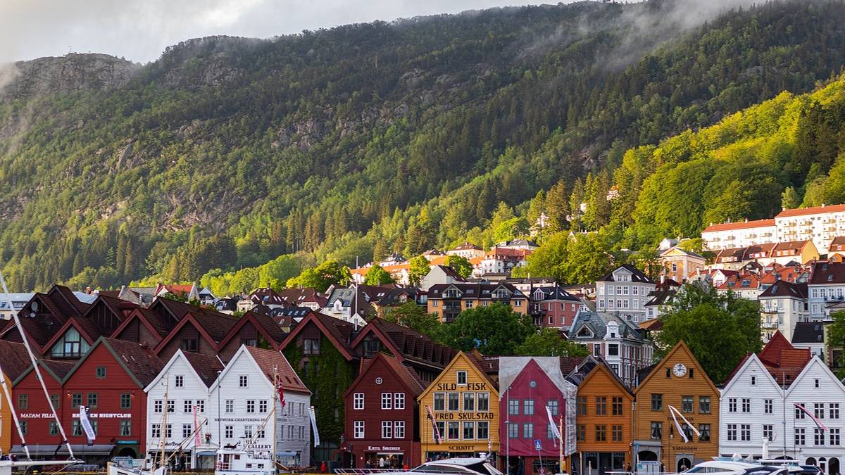 A Norwegian municipality wants to extend the day.  She turned to the European Commission