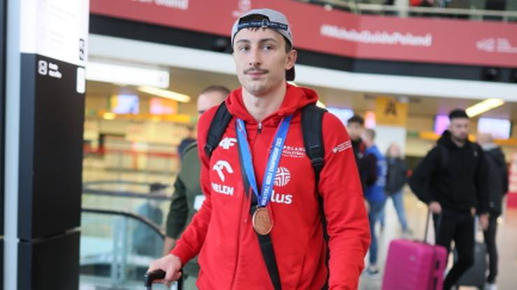 Polscy siatkarze wrócili z Filipin. Zostali przywitani na lotnisku