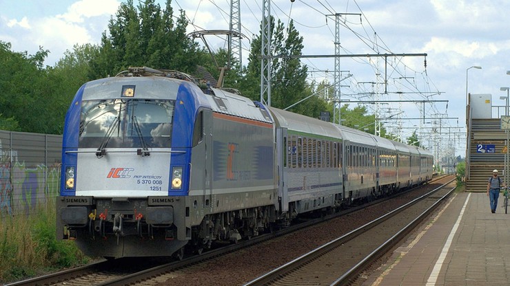 Jawczyce koło Warszawy: pociąg śmiertelnie potrącił mężczyznę