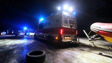 Driftowanie mogło skończyć się tragedią. Auto wpadło do rzeki
