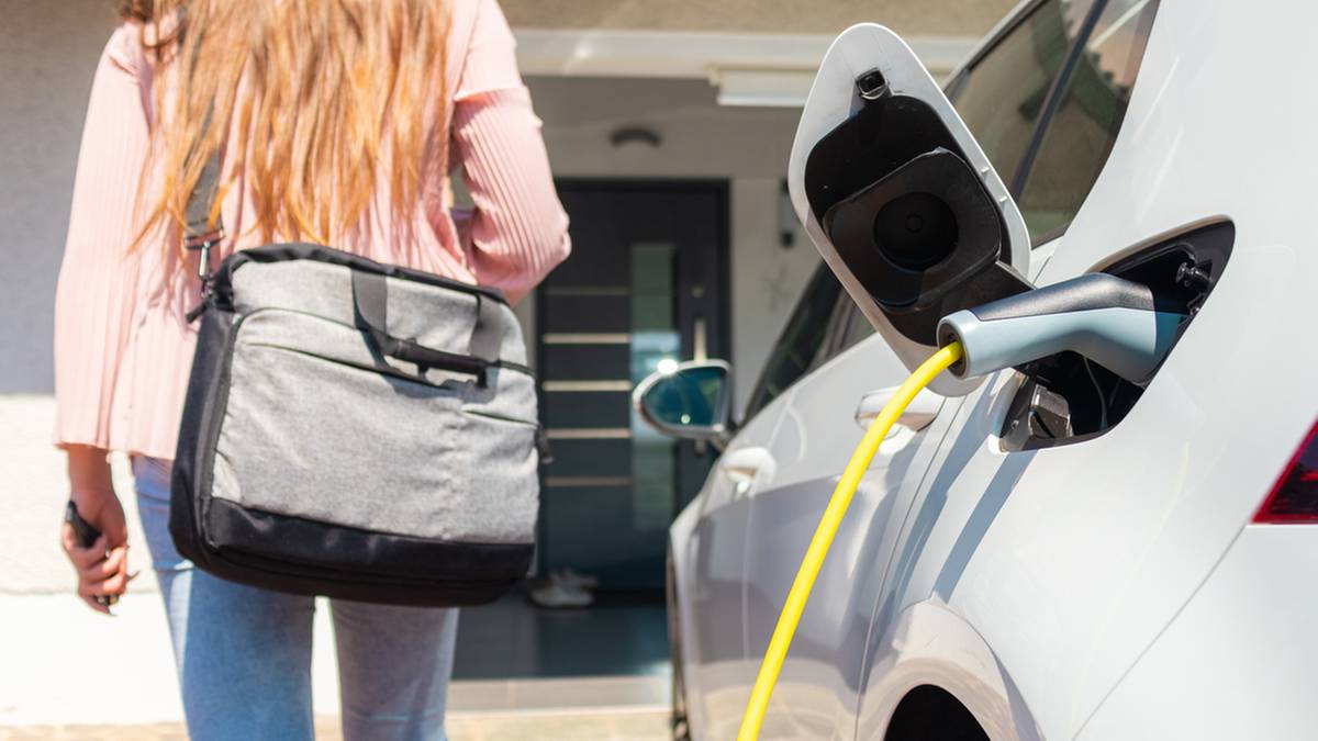 Szwedzi zasilają domy samochodami elektrycznymi. Rachunki za prąd spadły