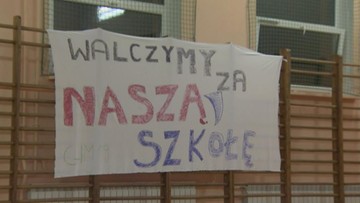 Uratowali szkołę i naukę języków. Koniec strajku rodziców w gimnazjum nr 19 w Łodzi