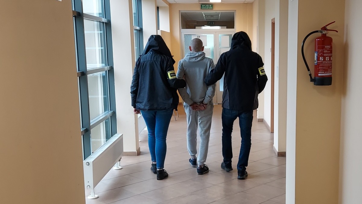 Łódź: Posiniaczony 9-miesięczny chłopiec trafił do szpitala. Rodzice usłyszeli zarzuty