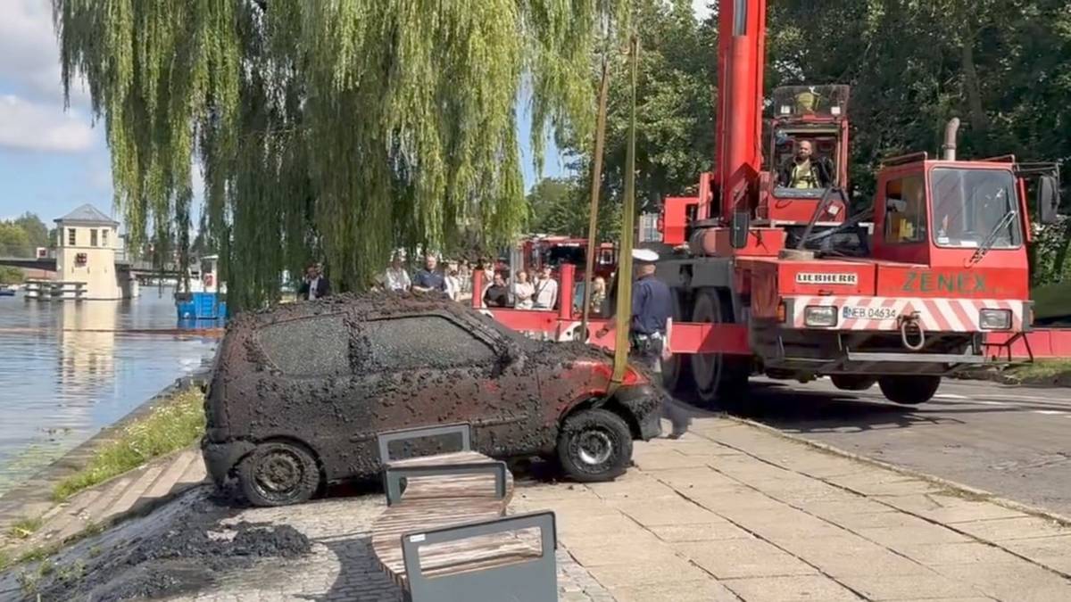 Tajemnicze wraki na dnie rzeki. Policja bada okoliczności