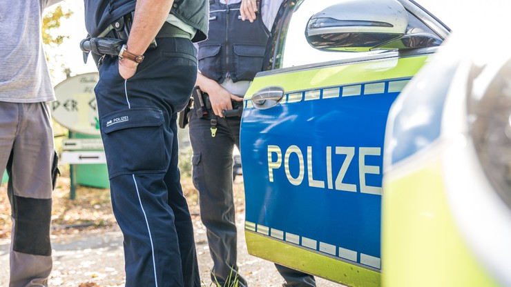 Niemcy. 20-latek ukradł auto w Bawarii. Uciekał razem z zaginioną nastolatką z Polski