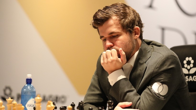 Champions Chess Tour: Magnus Carlsen pokonał Arjuna Erigaisiego w finale